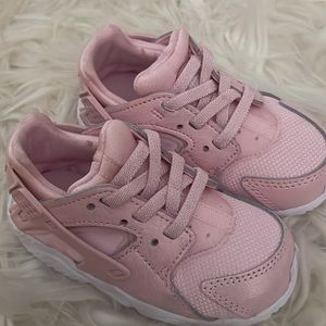 Toddler Nike huarache. New